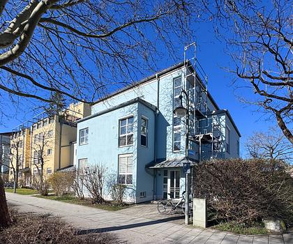 ZUR KAPITALANLAGE: Charmante Maisonette-Galerie-Wohnung mit Balkon in Taufkirchen