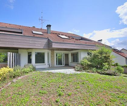 Rohdiamant mit Aussicht - Massives Zweifamilienhaus mit Ausbaupotenzial auf bis zu 4 Einheiten