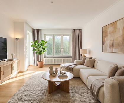 Stil und Charme: Reizendes Stadtdomizil mit Balkon in feinster Bogenhauser Lage