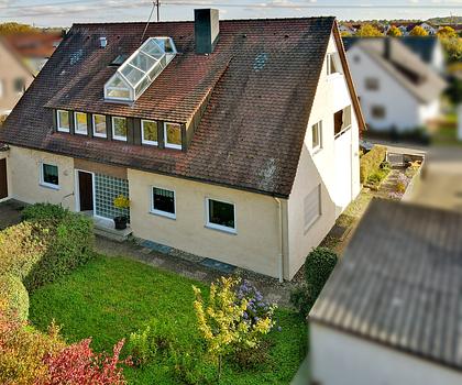 Verwirklichen statt suchen - Haus mit Gartenanteil und viel Potenzial für Ihre Wohnträume