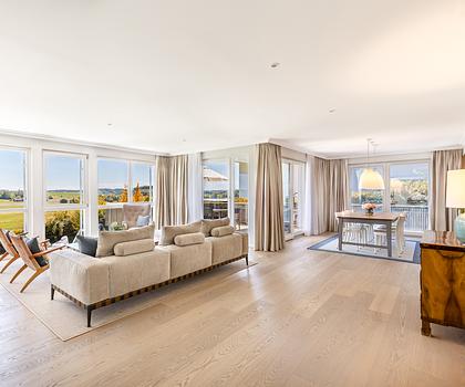 Bildschönes Familienhaus in Holzbauweise mit Wärmepumpe, PV und Weitblick in die Natur