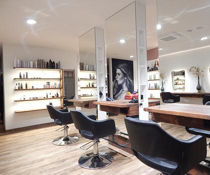 Ablösefreier, klimatisierter Friseursalon in 83395 Freilassing – voll ausgestattet, sofort bezugsfertig!