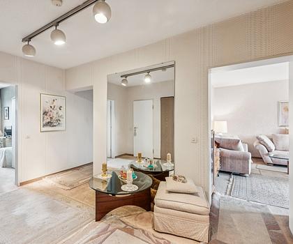 Kapitalanlage: vermietete großzügige 3-Zimmer-Wohnung mit Stellplatz in Mülheim/Ruhr - Speldorf