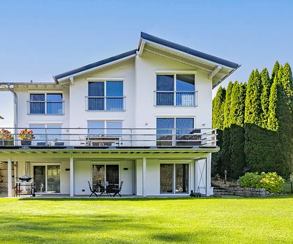 Gehobenes Familiendomizil in privilegierter Lage zwischen Natur und See