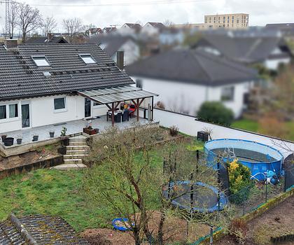 Familienglück in Toplage mit XXL-Garten & Mieteinnahmen im DG