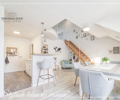 "Schöner wohnen" in dieser lichtdurchfluteten 2,5/3 Zimmer DG-Maisonettewohnung in ruhiger Wohnlage!