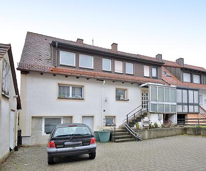 Ihr Zuhause mit Perspektive: Charmante Doppelhaushälfte mit Garten in Keltern-Weiler