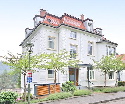 Außergewöhnlich schöne 2-Zimmer-Wohnung in Bestlage von Baden-Baden zu vermieten
