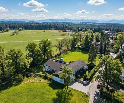 Großzügige Villa in begehrter Top-Lage. Bergblick!
