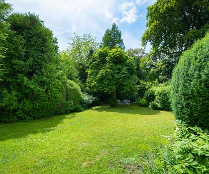 Entschleunigung und Ruhe: Baugrundstück von 1.775 m² in grüner Waldrandlage