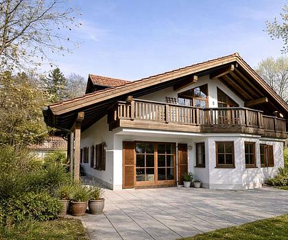 Attraktives Zweifamilienhaus in ruhiger Lage in Tutzing-Kampberg