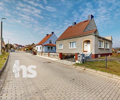 PROVISIONSFREI: Einfamilienhaus in Mansfeld – viel Platz & Balkon-Option