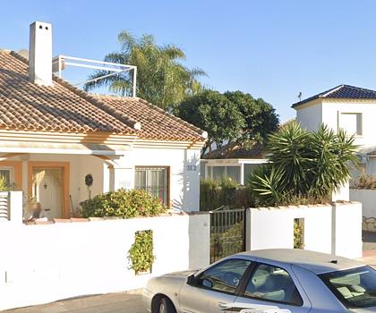 Tolle Doppelhaushälfte mit 3 Schlafzimmern und 2 Bädern