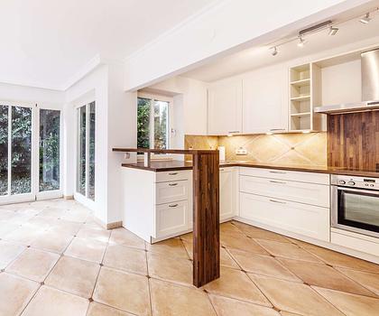 Einzigartige Souterrain-Wohnung in Bestlage Solln