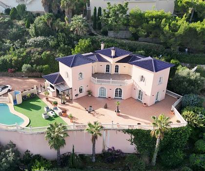 Fantastische Villa mit Meerblick, 5 Schlafzimmern, 4 Bädern, Privatpool und Garage