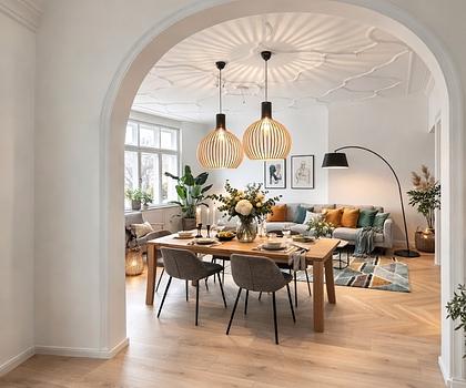 Bestlage Bogenhausen: Lichtdurchflutete Altbauwohnung in historischem Anwesen