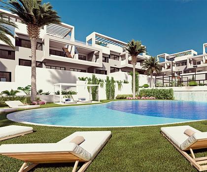 Erdgeschoss-Wohnungen mit 2 Schlafzimmern, 2 Bädern, 2 Terrassen, optionalem Tiefgaragenstellplatz und Gemeinschaftspool