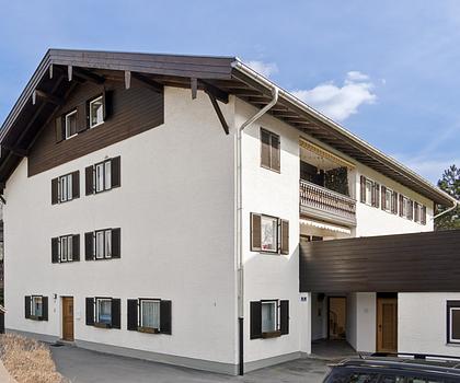 Attraktive Kapitalanlage am Tegernsee: 2-Zimmer-Wohnung mit Garten-Terrasse, TG-Stellplatz inkl.