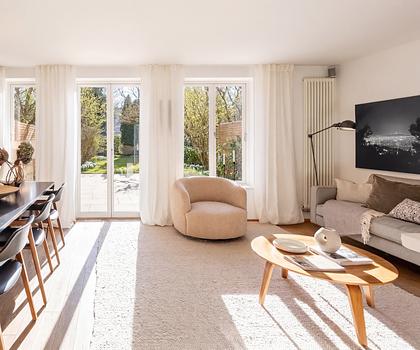 Stillvoll und bezugsbereit: 6-Zimmer-Stadthaus in Gern mit Südgarten und Traumblick