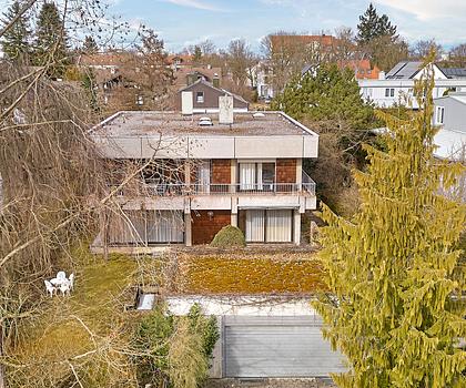 Charmantes Familiendomizil mit grün umsäumtem Garten in ruhiger Lage