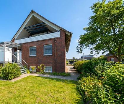 Gelegenheit für Mehrgenerationen-Wohnen oder großzügige Eigennutzung: Haus mit 7+4 Zimmern in Varel