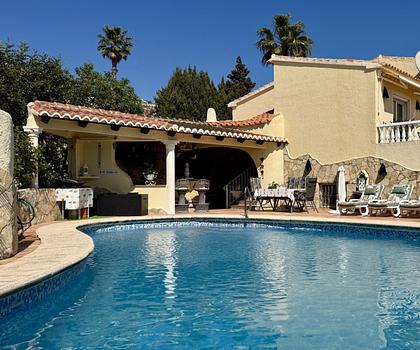 Traumhafte Villa mit Meerblick und viel Sonne