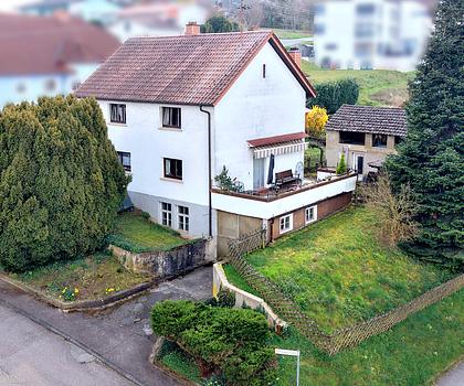 Gemütliches Zuhause mit großem Garten und Ausbaupotenzial in Sinsheim-Waldangelloch