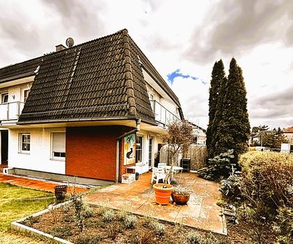 Familienfreundliches Reiheneckhaus in schöner, grüner Lage von Berlin-Staaken!