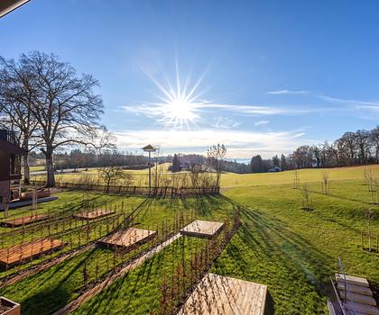 Neubau: Großzügiges Eckhaus in idyllischer Lage am Starnberger See