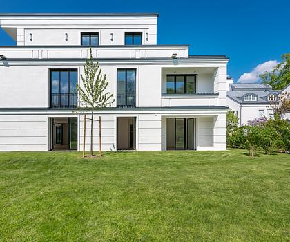 Erstbezug in Stadtvilla: Familiengerechte 4-Zimmer-Wohnung mit Gartenparadies