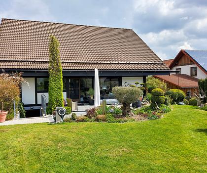 Wohnen auf höchstem Niveau – HUF Haus in Toplage von Altensteig