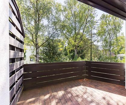 Charmante 2,5-Zi.-Dachgeschosswohnung mit großem Südbalkon in der Bestlage von Solln
