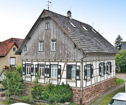 Bestlage trifft Potenzial - Zweifamilienhaus im Herzen von Leonberg