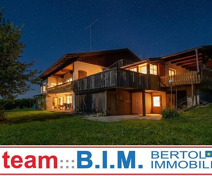 Bauern-Wohnhaus | Unverbaubare Alleinlage mit Neubauprivileg