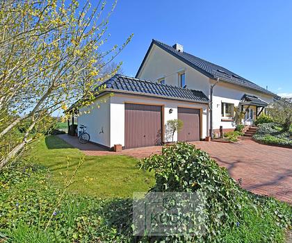 RESERVIERT > Großes, energetisch vorbereitetes EFH mit Einliegerwohnung in Stinstedt