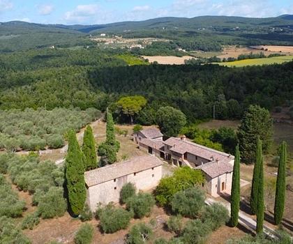 Das zum Verkauf stehende Anwesen ist von historischer Bedeutung und stammt aus dem Jahr 1779 - Siena