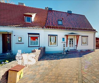 PROVISIONSFREI: Doppelhaushälfte in Röblingen mit großem Grundstück