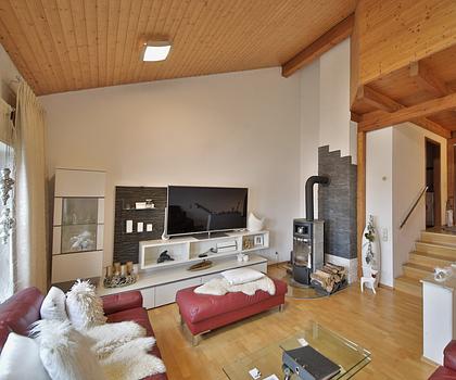 Wohntraum mit Balkon: 4-Zimmer-Wohnung mit neuen Fenstern und modernem Komfort
