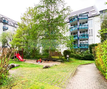 Besichtigung 8.5. - Wohnung ist bezugsfrei / Süd-Loggia / EBK / weißes Bad / 1 Zi ETW  2. OG