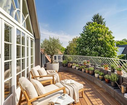 Nobelste Adresse im Herzogpark: Repräsentative Familien-Villa über ca. 341 m²