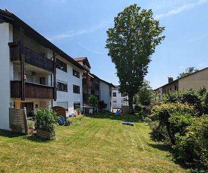 Ruhiges Mehrfamilienhaus mit 10 Parteien nahe S-Bahn-Station Grafing