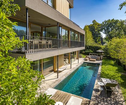 Architekten-Villa mit hochklassiger Ästhetik, Spa-Bereich und Pool in einzigartiger Lage