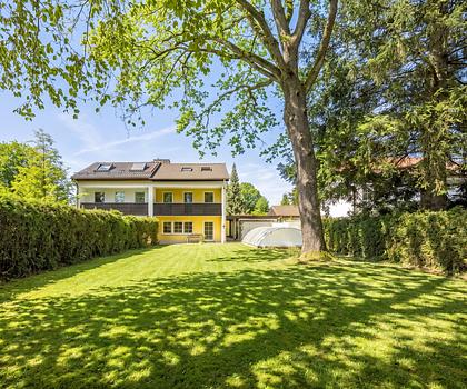In Riemerlinger Bestlage: 581 m² Baugrundstück mit Park-Flair in naturnaher Ortsrandlage