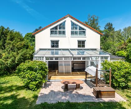 Gepflegtes Einfamilienhaus mit moderner Ausstattung und bis zu neun Zimmern