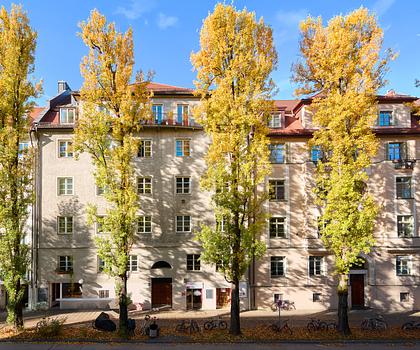 Familiengerechte Beletage über 204 m² mit Altbau-Charme und zwei Balkonen