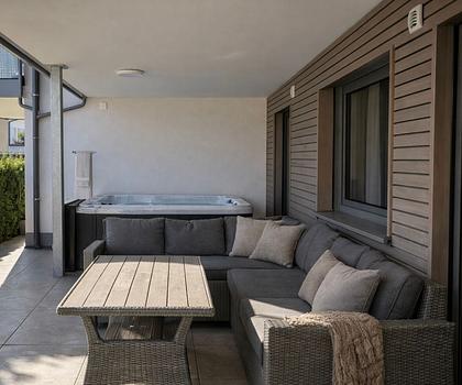 Exklusive 2-Zimmerwohnung mit Garten, Whirlpool, Terrasse & Top-Lage nahe Salzburg in Eggelsberg