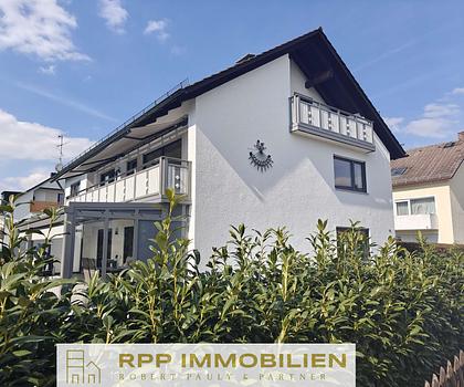 Helle 4,5-Zimmer-Wohnung mit Süd-Balkon und eigenem Garten in Lohhof