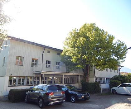 Flexible Wohn- und Gewerbeeinheit in 83404 Ainring mit Terrasse und idealer Work-Life-Kombination