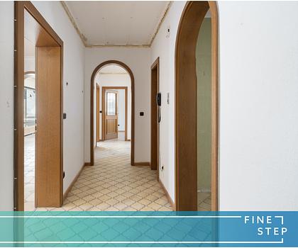 Sanierungsbedürftige 4-Zimmer-Wohnung mit 2 Balkonen, TG-Stellplatz und großem Keller