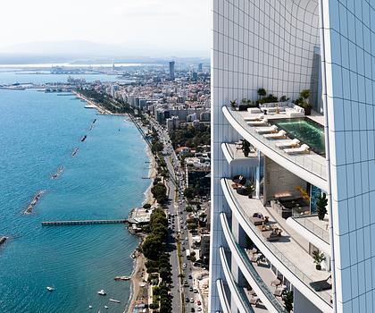 Penthouse über 3 Ebenen mit Pool - 
direkt am Meer